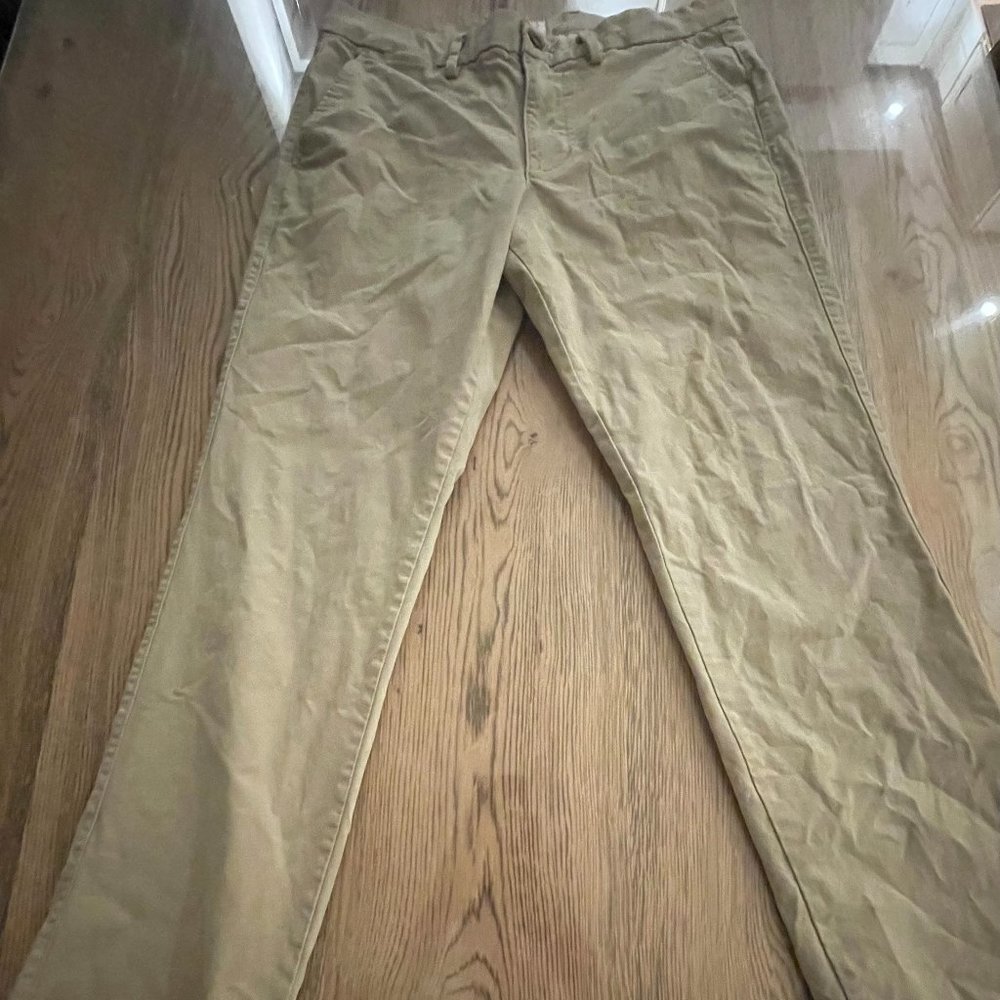 Gap Men Straight Fit Khakis